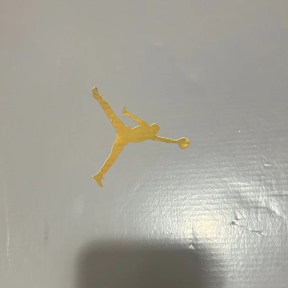 Jordan Red Sneakers High-Top Patent Leather - Picture 15 of 17